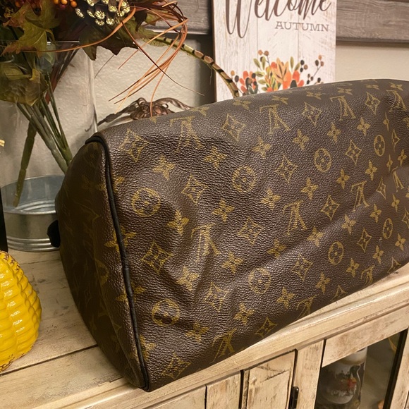 ❌SOLD❌
 Authentic Vintage LV Speedy 35 ❌SOLD❌ - Picture 7 of 10